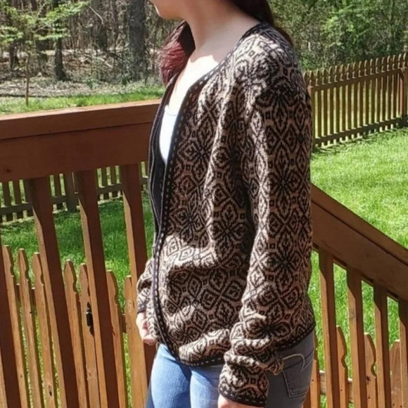 Nomadic Traders Zippered Cardigan Sweater - Picture 5 of 5